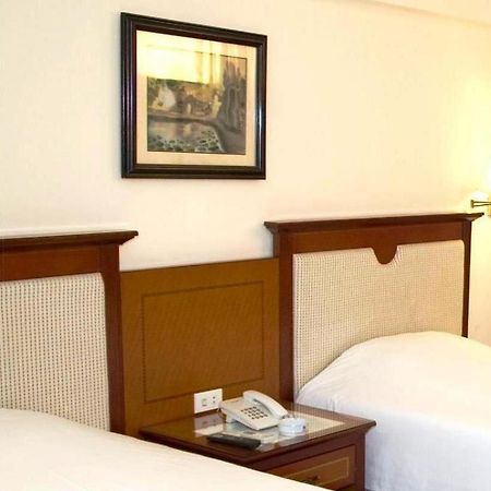 Huu Nghi Hotel Hải Phòng Extérieur photo